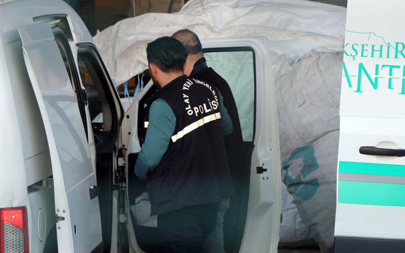 Gaziantep'te çikolata fabrikasında makineye sıkışan işçi öldü - Resim: 2