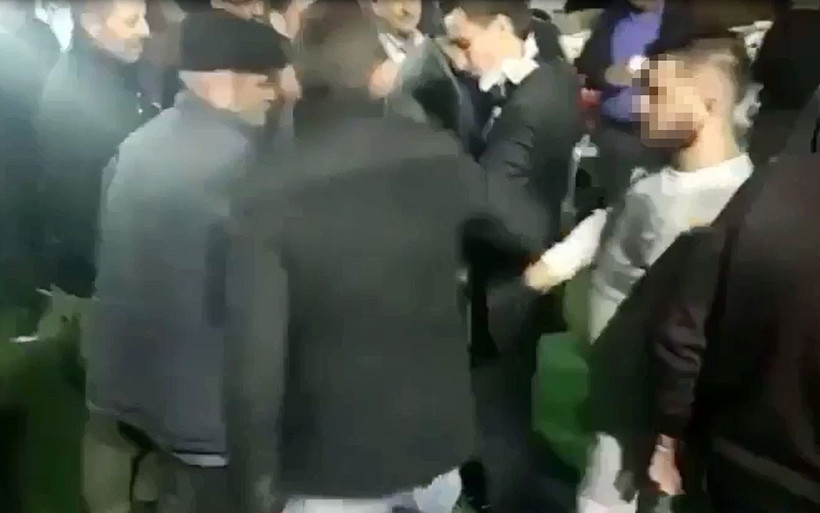 Damada para takıyormuş gibi yapıp soydu! Sonra göbek atarak gitti - Resim: 2