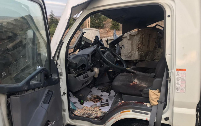 Ankara'da korkunç kaza 1 ölü 2 yaralı - Resim: 2