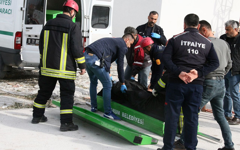 Çorum'da inşaat asansörü düştü 1 ölü 1 yaralı - Resim: 2