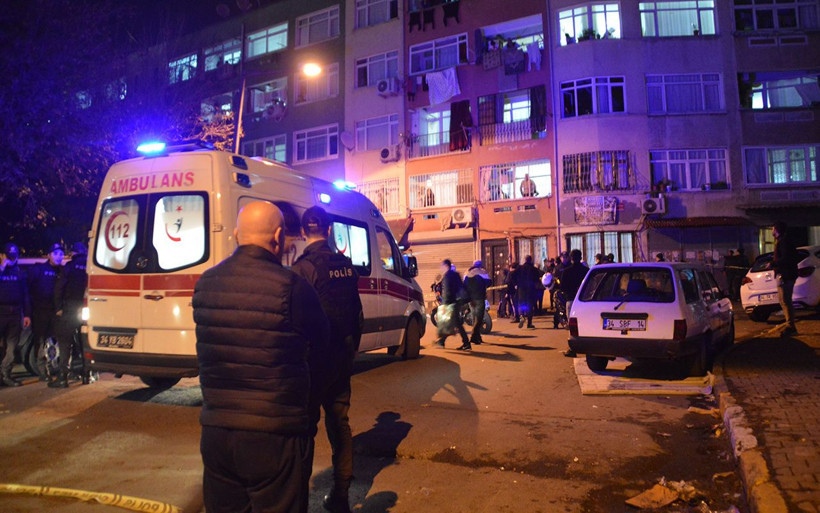 İstanbul Beyoğlu'nda baba oğul kavgasında polis de yaralandı - Resim: 4