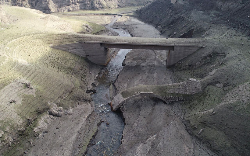 Kocaeli'nde sular çekilince ortaya çıktı görenler şaşkınlıklarını gizleyemedi - Resim: 2