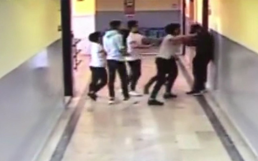 İstanbul Bayrampaşa’da okul koridorunda korku dolu anlar - Resim: 2