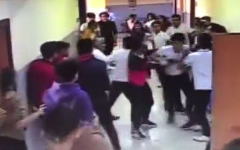 İstanbul Bayrampaşa’da okul koridorunda korku dolu anlar - Resim: 4