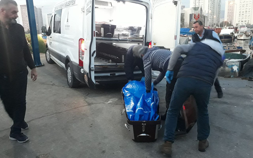 İzmir Karşıyaka'da denizden kadın cesedi çıktı - Resim: 2