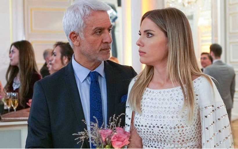 Yasak Elma'nın yıldızı Eda Ece sokakta tanıştığı kız çocuğunun yüzünü güldürdü - Resim: 1