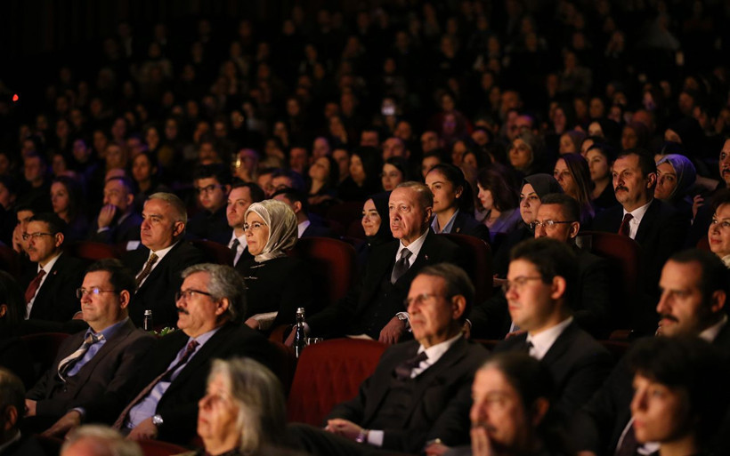 Cumhurbaşkanı Erdoğan Leyla ile Mecnun tiyatro oyununu izledi - Resim: 4