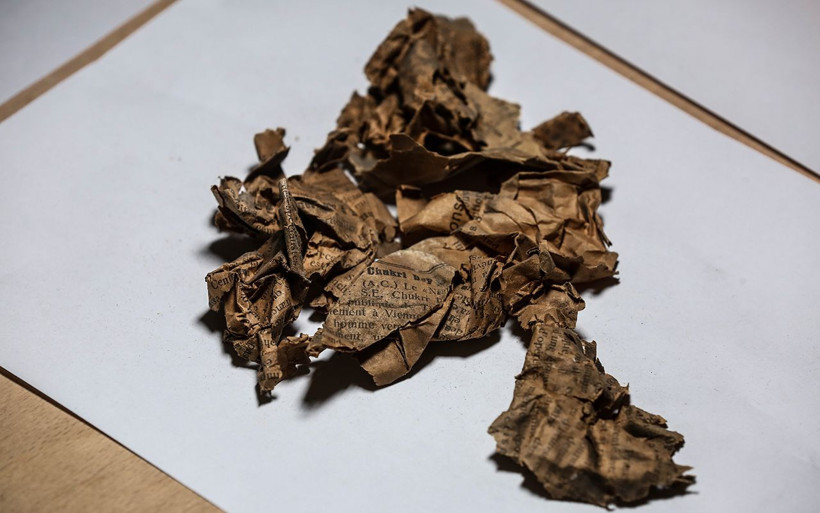 Dolmabahçe Sarayı'nın duvarından asırlık gazete çıktı - Resim: 2