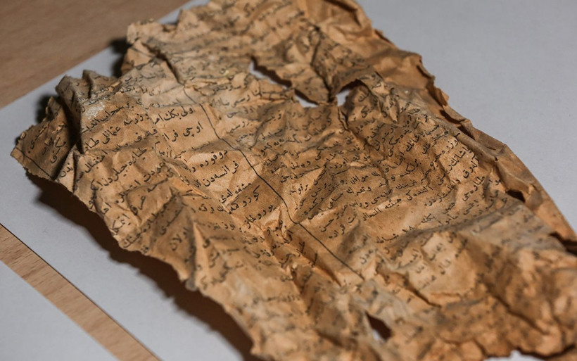 Dolmabahçe Sarayı'nın duvarından asırlık gazete çıktı - Resim: 4