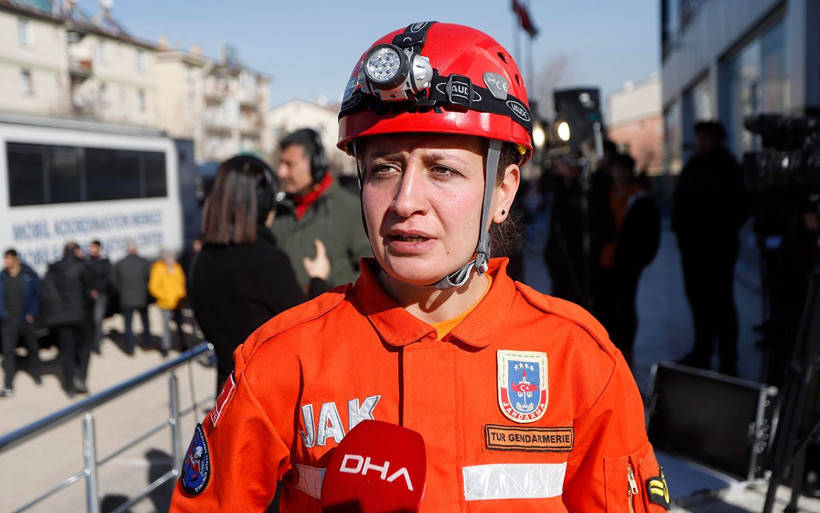 Nüsra bebek ve annesini kurtaran JAK ekipleri o anları gözyaşlarıyla anlattı - Resim: 4