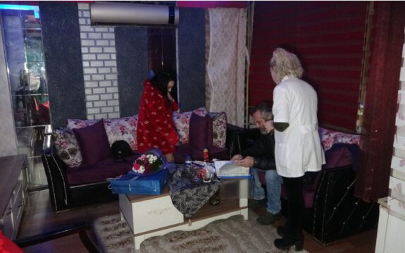 Bursa'da 41 masaj salonuna eş zamanlı baskın! - Resim: 2