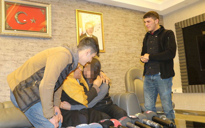 HDP önündeki eylemden bir güzel haber daha kızına kavuşan anne sevinçten bayıldı - Resim: 3