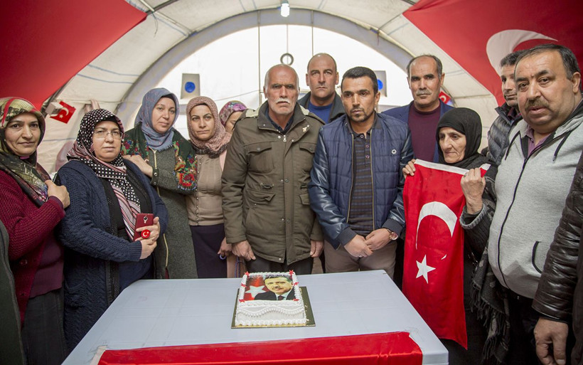 Cumhurbaşkanı Erdoğan'dan Diyarbakır HDP binası önündeki ailelere teşekkür telefonu - Resim: 2