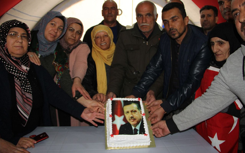 Cumhurbaşkanı Erdoğan'dan Diyarbakır HDP binası önündeki ailelere teşekkür telefonu - Resim: 4