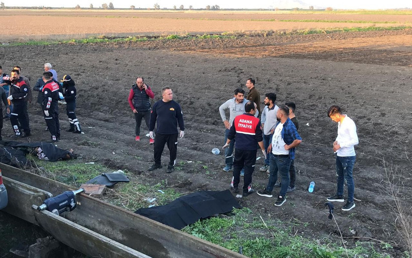 Adana'da tarım işçilerini taşıyan minibüs devrildi 3 ölü 14 yaralı - Resim: 3