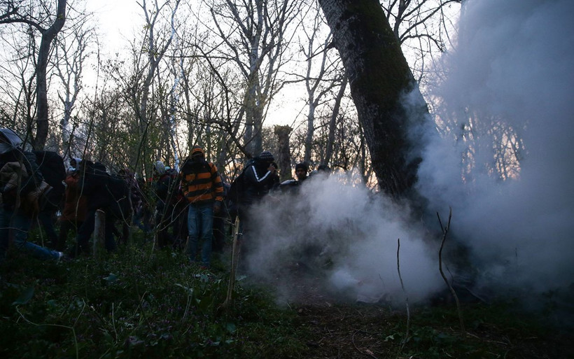 Sınıra yüklenen sığınmacılara Yunanistan'dan gazla müdahale - Resim: 2