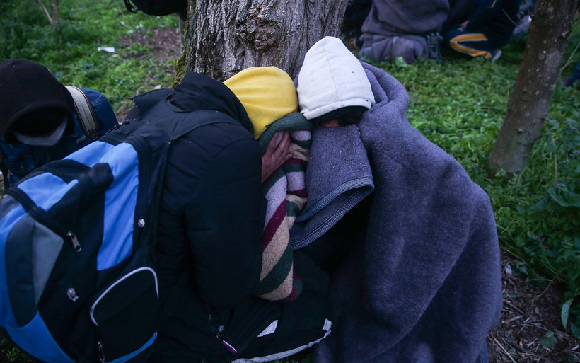 Sınıra yüklenen sığınmacılara Yunanistan'dan gazla müdahale - Resim: 3