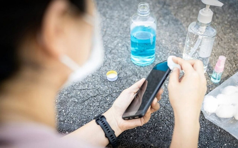 Virüs telefon yüzeyinde canlı kalıyor peki telefon nasıl dezenfekte edilmeli - Resim: 3