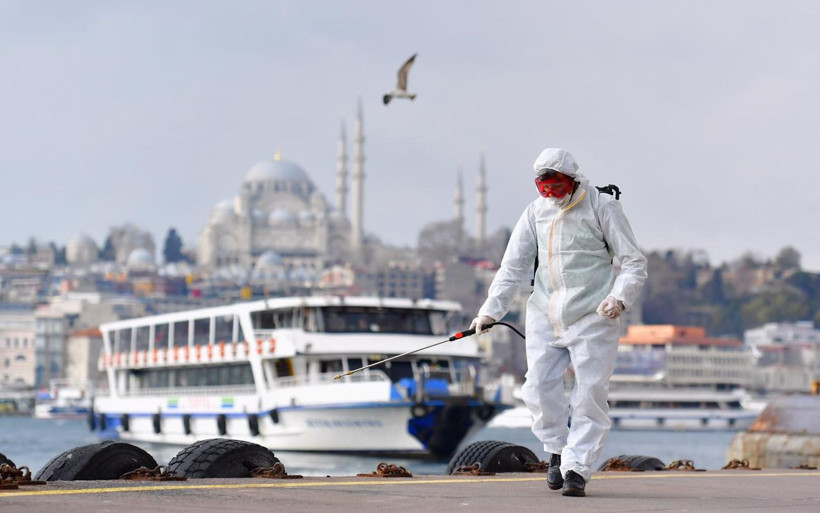 Türkiye için koronavirüste bir iyi bir kötü haber sayı artarken ölüm oranı azalıyor - Resim: 1