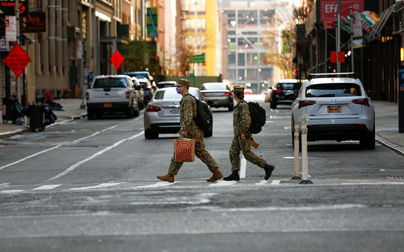 ABD'de koronavirüs salgınında ölenlerin sayısı 20 bini geçti - Resim: 1