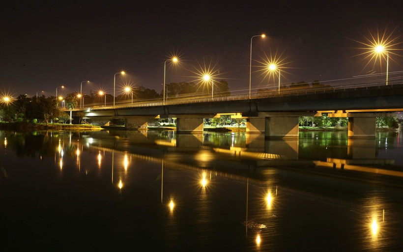 Sokağa çıkma yasağı sonrası büyükşehirlerde meydanlar bomboş kaldı - Resim: 3
