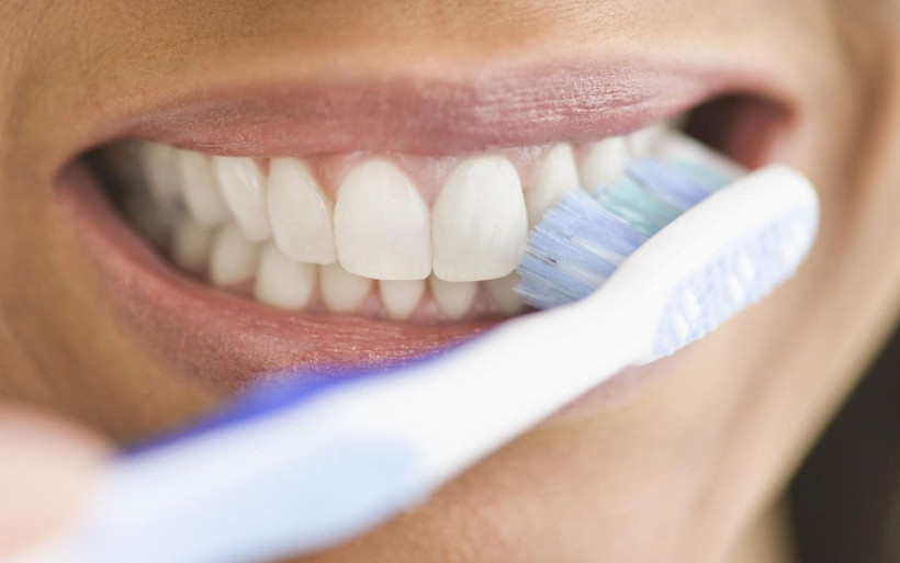 Bilmeden yapılan diş fırçalama hataları! - Resim: 1