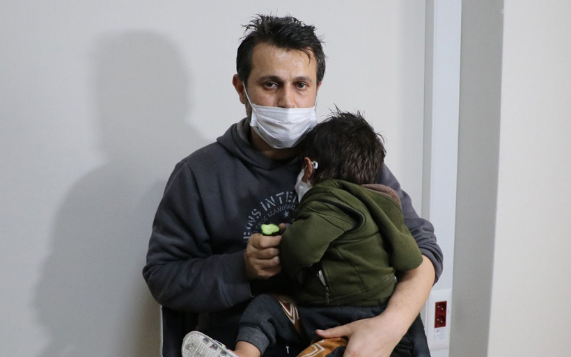 Minik Abdurrahman'ın umudu koronavirüse takıldı! Annesini bekliyor - Resim: 2