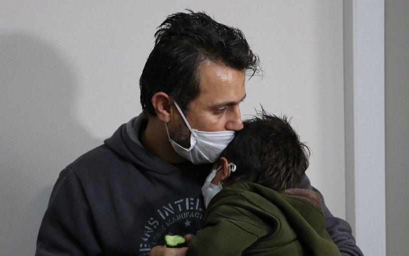 Minik Abdurrahman'ın umudu koronavirüse takıldı! Annesini bekliyor - Resim: 1