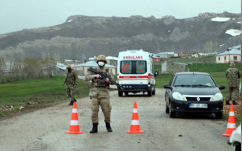 Türkiye'de yeni vakaların görülmesiyle bazı bölgelerde karantina uygulandı - Resim: 1