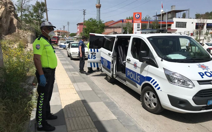 Ankara'da 11 bin lira ceza uygulanan ehliyetsiz sürücü ve arkadaşları selfie yaptı - Resim: 2