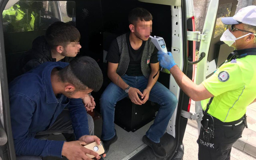 Ankara'da 11 bin lira ceza uygulanan ehliyetsiz sürücü ve arkadaşları selfie yaptı - Resim: 4