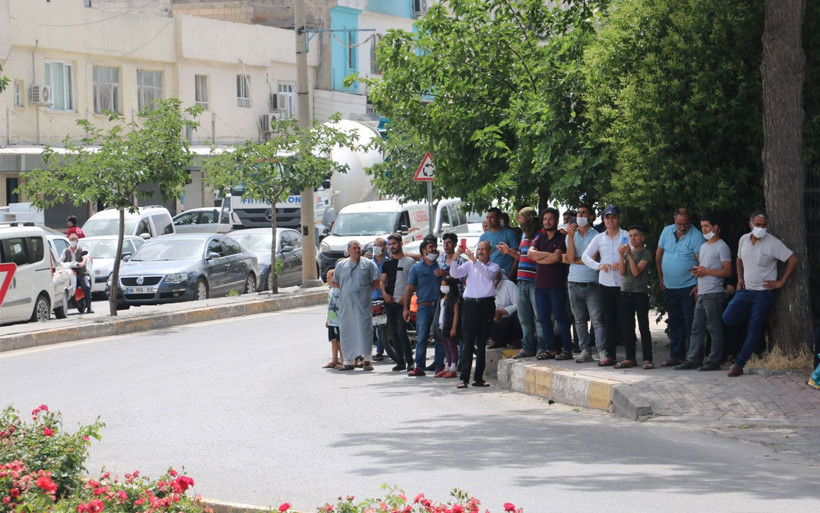 Şanlıurfa'da intihar teşebbüsünü film gibi izlediler! Canlı yayın yaptılar - Resim: 4