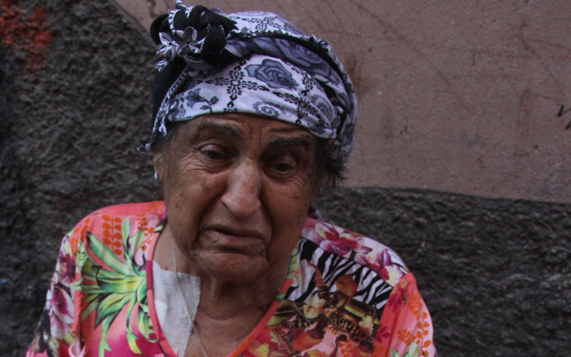 Adana'da 7 çocuğundan kimse sahip çıkmadı insafsız gelinler sokağa attı - Resim: 1