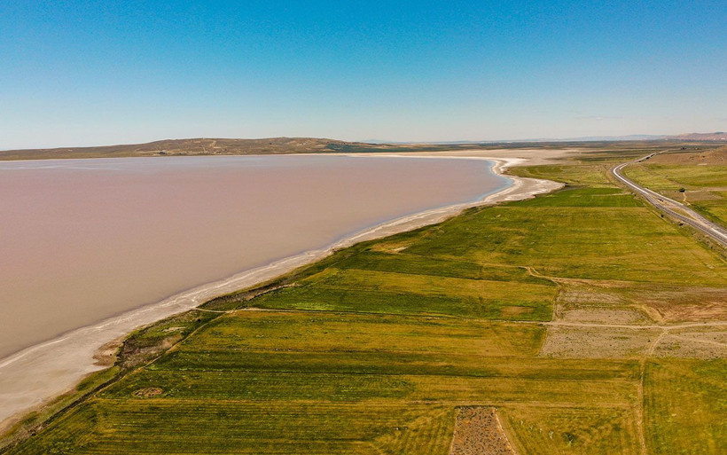 Tuz Gölü görenleri hayrete düşürdü! Rengi bir ande pembe oldu - Resim: 4