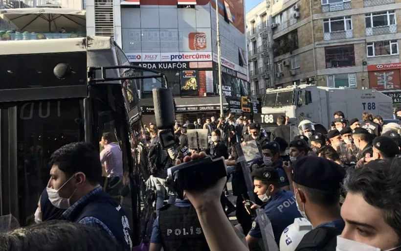 İstanbul ABD'deki protestolara destek eylemi yaptı polis müdahele etti - Resim: 1