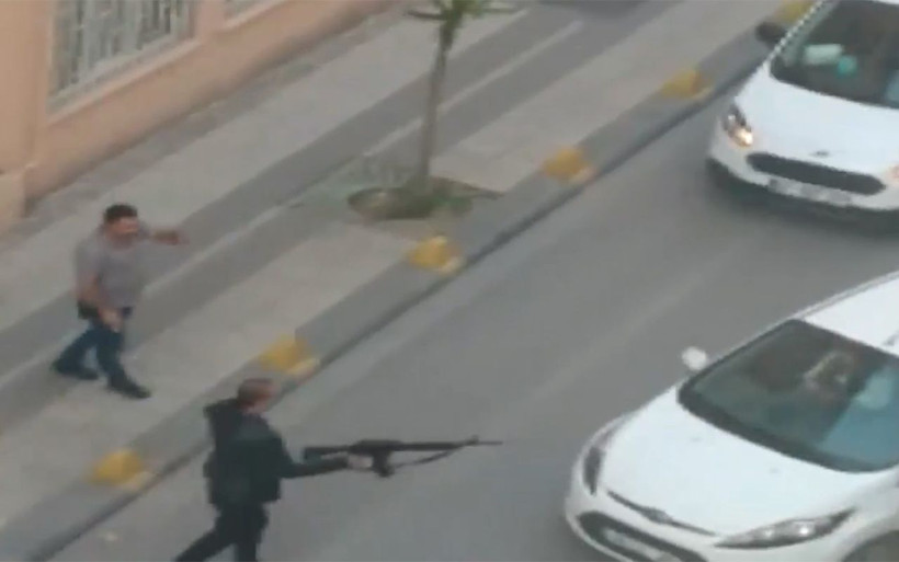 Malatya'da polis eli tüfekli saldırganı etkisiz hale getirdi - Resim: 2