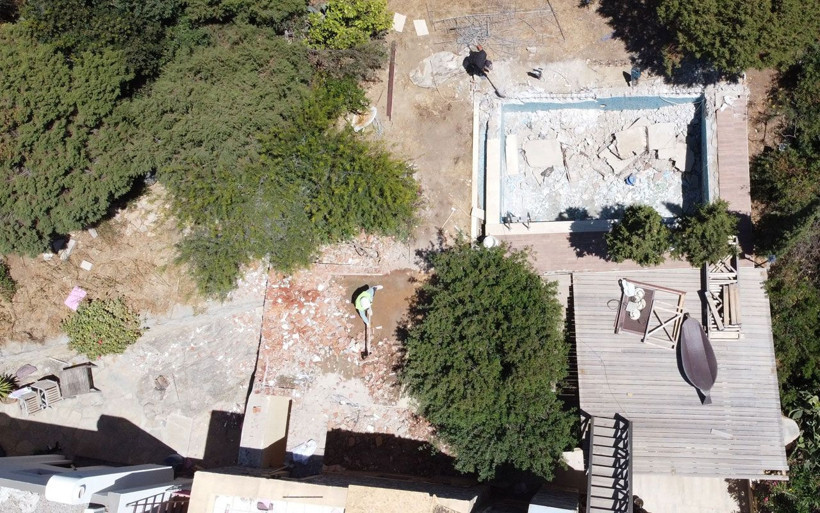 FETÖ firarisi Can Dündar'ın Bodrum'daki kaçak villasında yıkım işlemi devam ediyor - Resim: 1