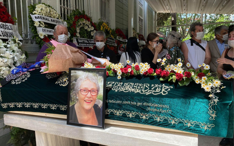 Ayşegül Atik'in cenazesi! Boşandığı eşi Ali Atik ve çocukları yasta - Resim: 3