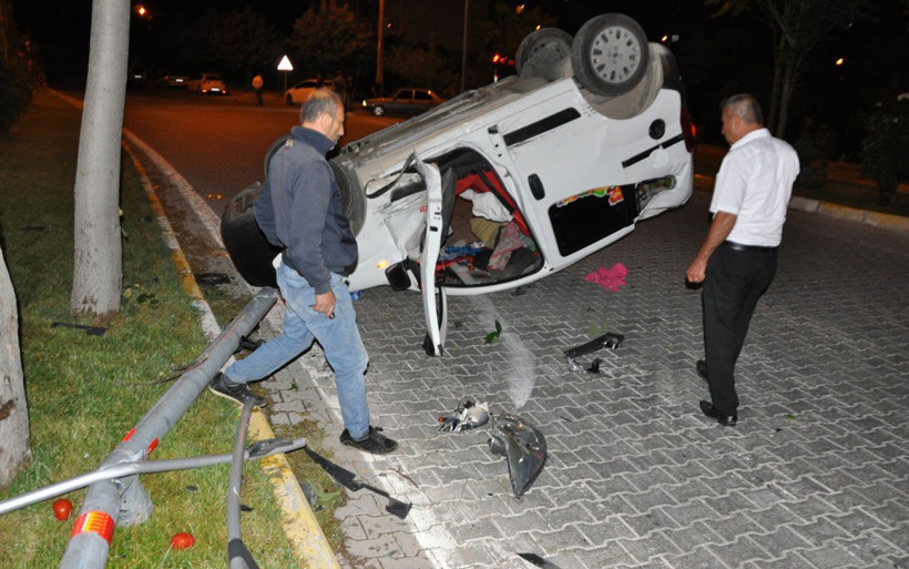 Adıyaman'da feci kaza! Araçlar birbirine girdi: 7 yaralı - Resim: 3