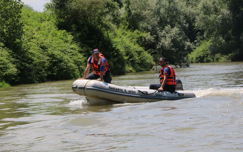 Sakarya'da nehirde kaybolan 13 yaşındaki çocuğun cansız bedenine ulaşıldı! - Resim: 4