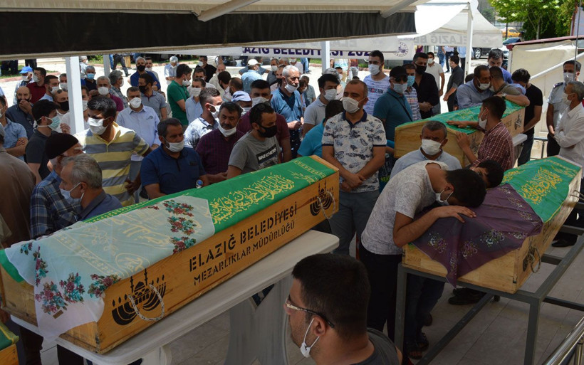 Fırat Nehri'nde hayatını kaybedenler son yolculuklarına uğurlandılar! - Resim: 2