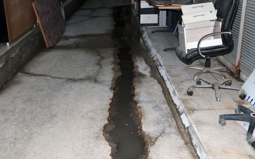 Adana'da yer altı su seviyesi yükselmeye başladı! Binaların yıkılma tehlikesi arttı - Resim: 4