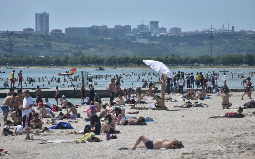 İstanbul'da kısıtlamasız Pazar böyle oldu! Orman ve plajlar eski günleri aratmadı - Resim: 3