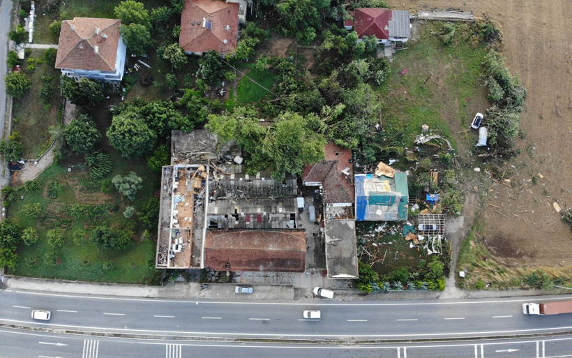 İstanbul'da hortumun vurduğu yerin haline bakın! Bu hale nasıl gelmiş - Resim: 1