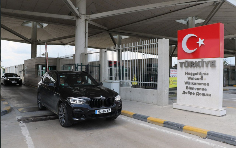 Aman korona bu sözleri duymasın! Vatan hasreti ağır basan gurbetçiler resti çekti - Resim: 4