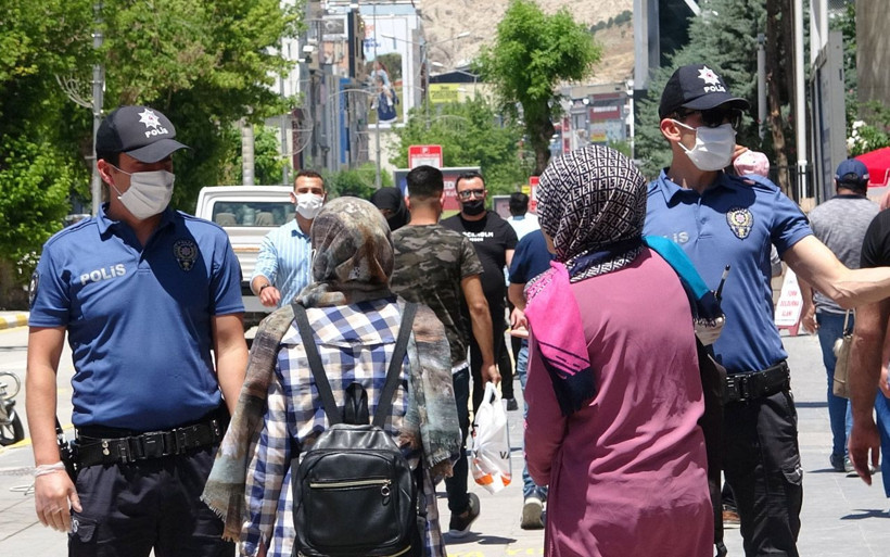 Van'da maske takmayan vatandaşın ilginç savunması 'Yok artık' dedirtti - Resim: 2