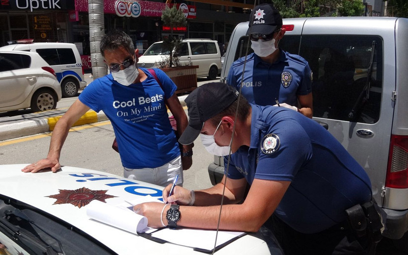 Van'da maske takmayan vatandaşın ilginç savunması 'Yok artık' dedirtti - Resim: 4