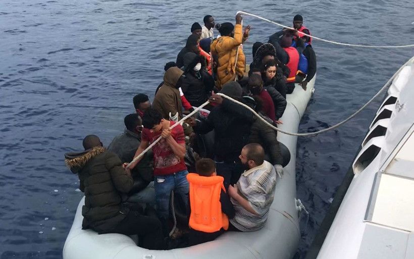 Yunanistan ölüme terk ediyor Türk askeri kurtarıyor - Resim: 4