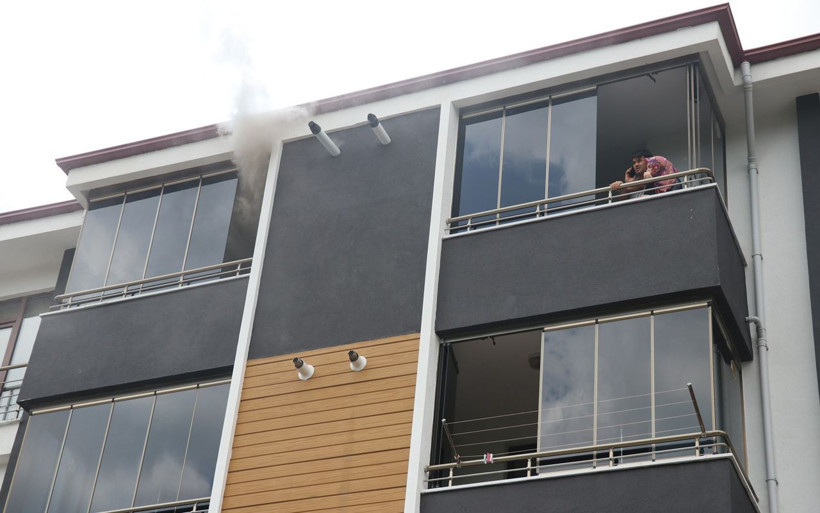 Bolu'da genç kız evde çıkan yangına uykuda yakalandı canını zor kurtardı - Resim: 1