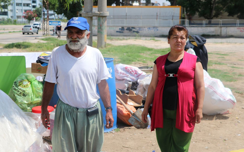 Adana'da zihinsel engelli genç ile ailesi ev sahibi tarafından kapıya atıldı - Resim: 3